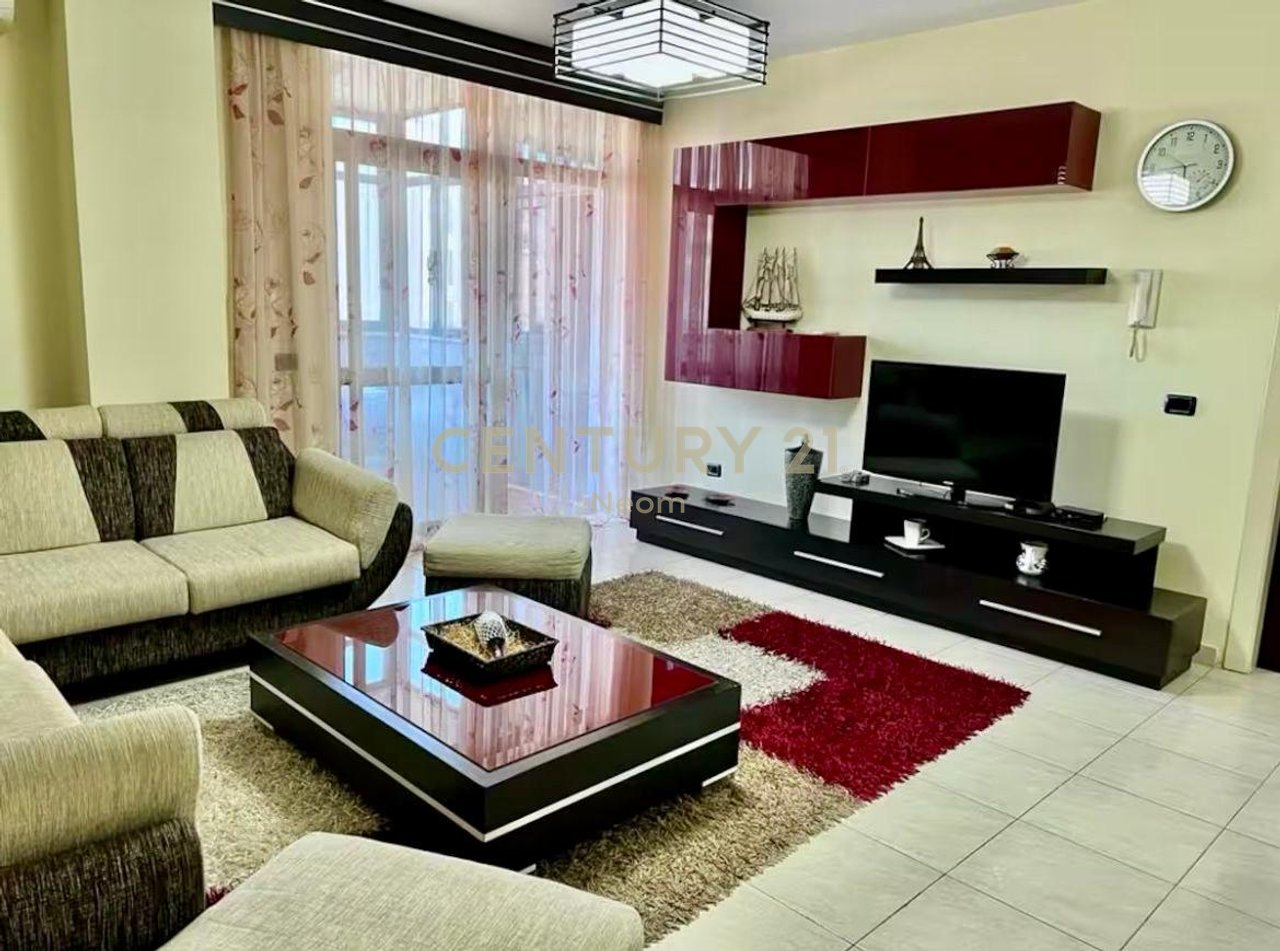 SHESIM, APARTAMENT 2+1+2 me 2 PARKIME, QENDËR e TIRANËS‼️