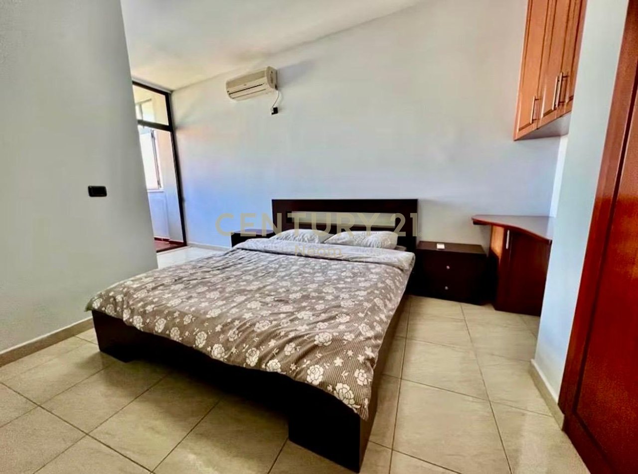 SHESIM, APARTAMENT 2+1+2 me 2 PARKIME, QENDËR e TIRANËS‼️