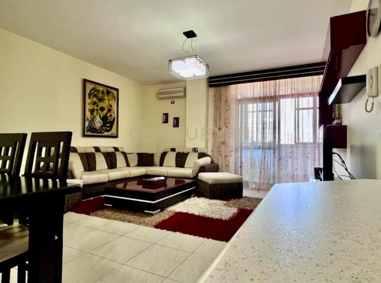 SHESIM, APARTAMENT 2+1+2 me 2 PARKIME, QENDËR e TIRANËS‼️