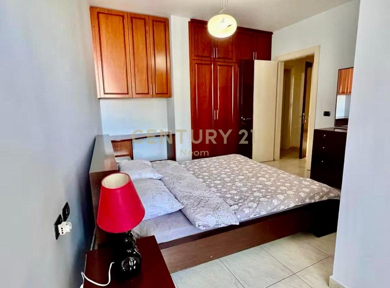 SHESIM, APARTAMENT 2+1+2 me 2 PARKIME, QENDËR e TIRANËS‼️