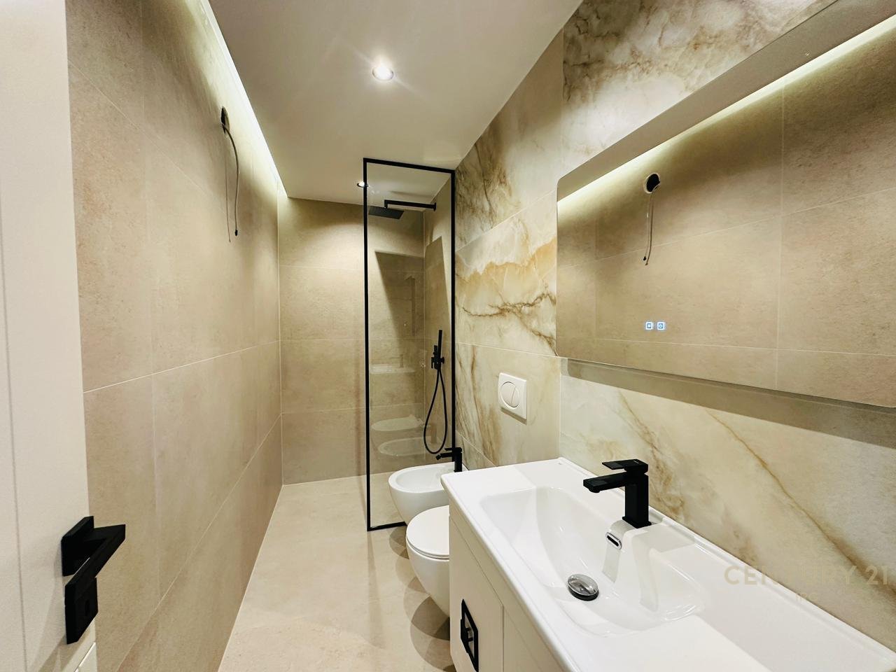 APARTAMENT 1+1 - RRUGA MUHAMET GJOLLESHA