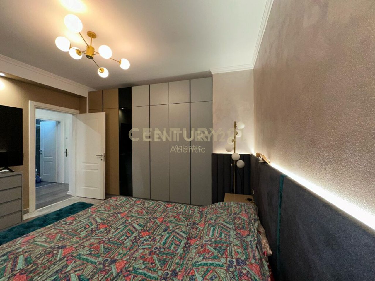 Apartament 1+1 Me Qira në Plazh Rrota e Kuqe, Durrës - 450€ | 75 m²