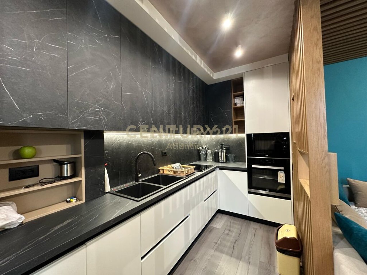 Apartament 1+1 Me Qira në Plazh Rrota e Kuqe, Durrës - 450€ | 75 m²