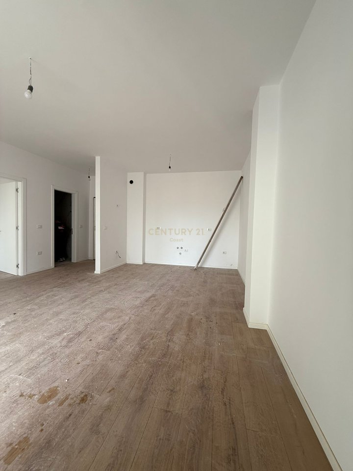 Shitet Apartament 1+1 pranë “Lungomere 1”