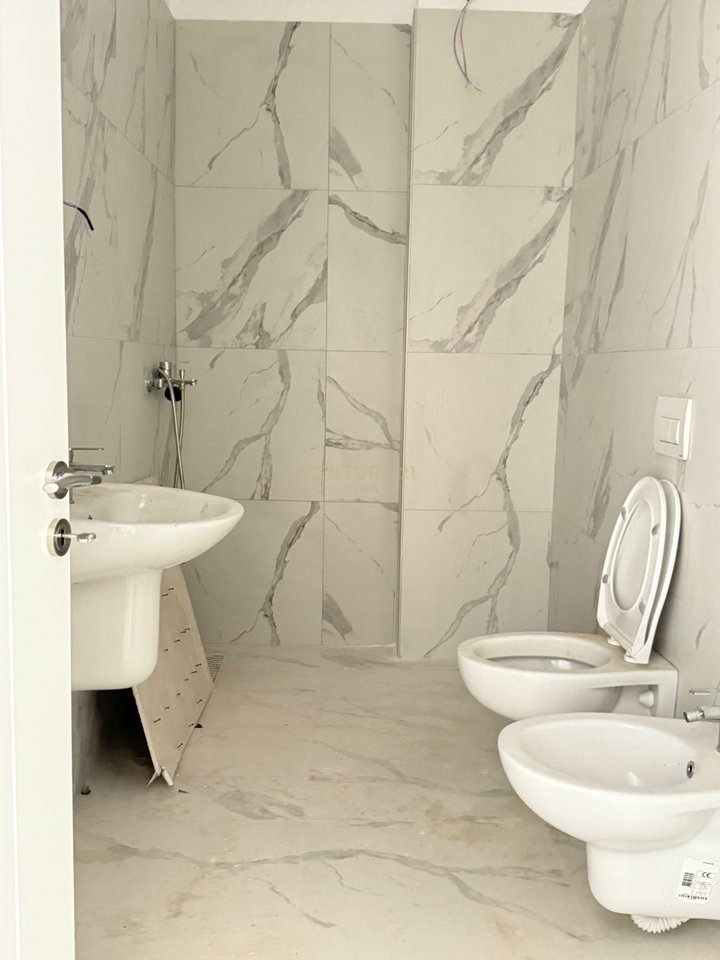 Shitet Apartament 1+1 pranë “Lungomere 1”