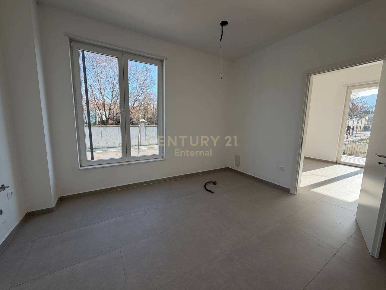 Shitet Vila tek Rolling Hills 2