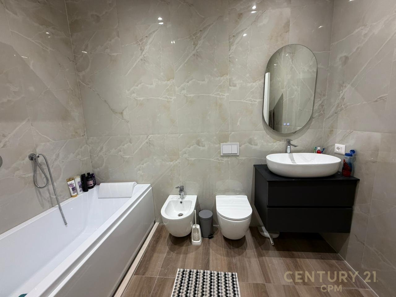 Penthouse luksoz për shitje tek Rose Garden Residence, pranë Qendrës Tregtare TEG – Tiranë