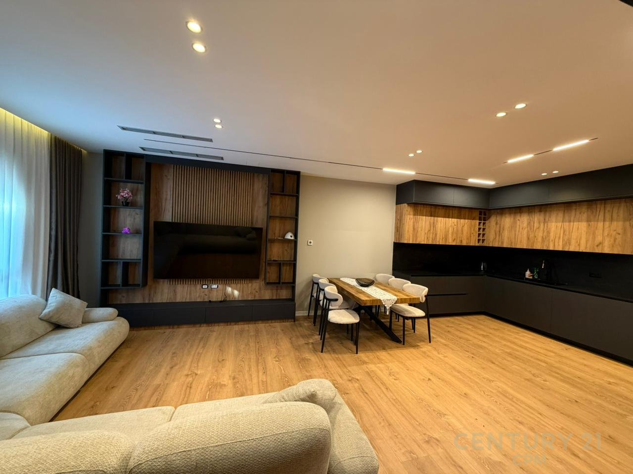 Penthouse luksoz për shitje tek Rose Garden Residence, pranë Qendrës Tregtare TEG – Tiranë