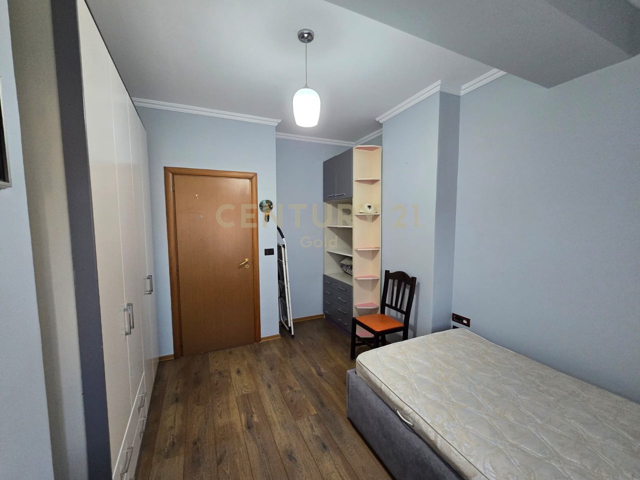 APARTAMENT 2+1+2 PER QERA TEK KOMPLEKSI HALILI!