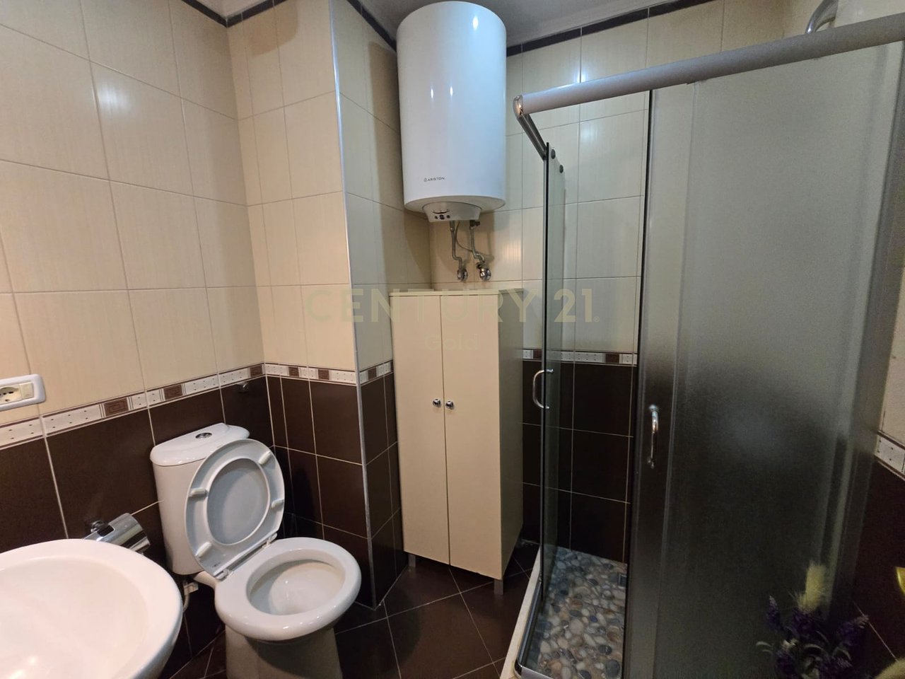 APARTAMENT 2+1+2 PER QERA TEK KOMPLEKSI HALILI!