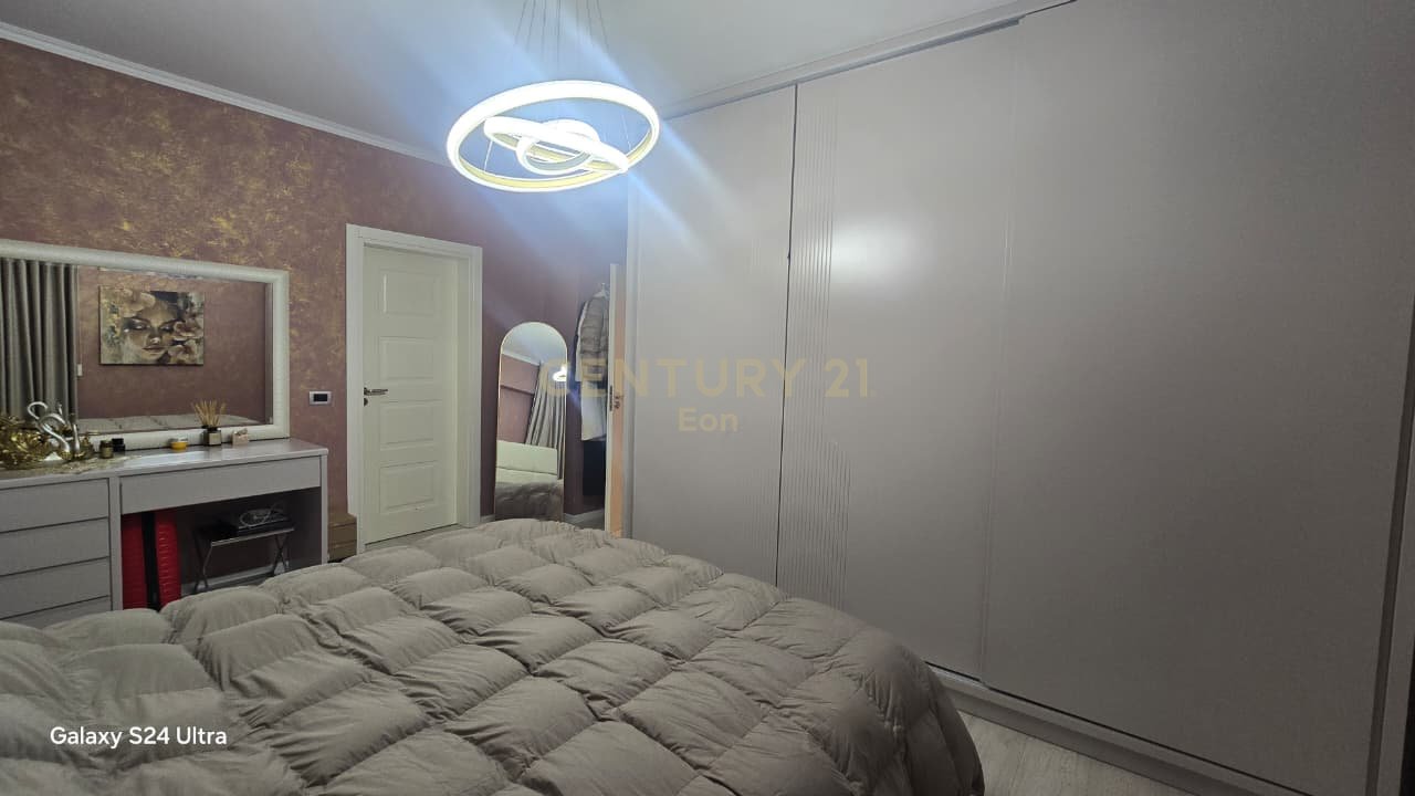 Shitet Apartament 2+1 me Pamje nga Deti në Vollga