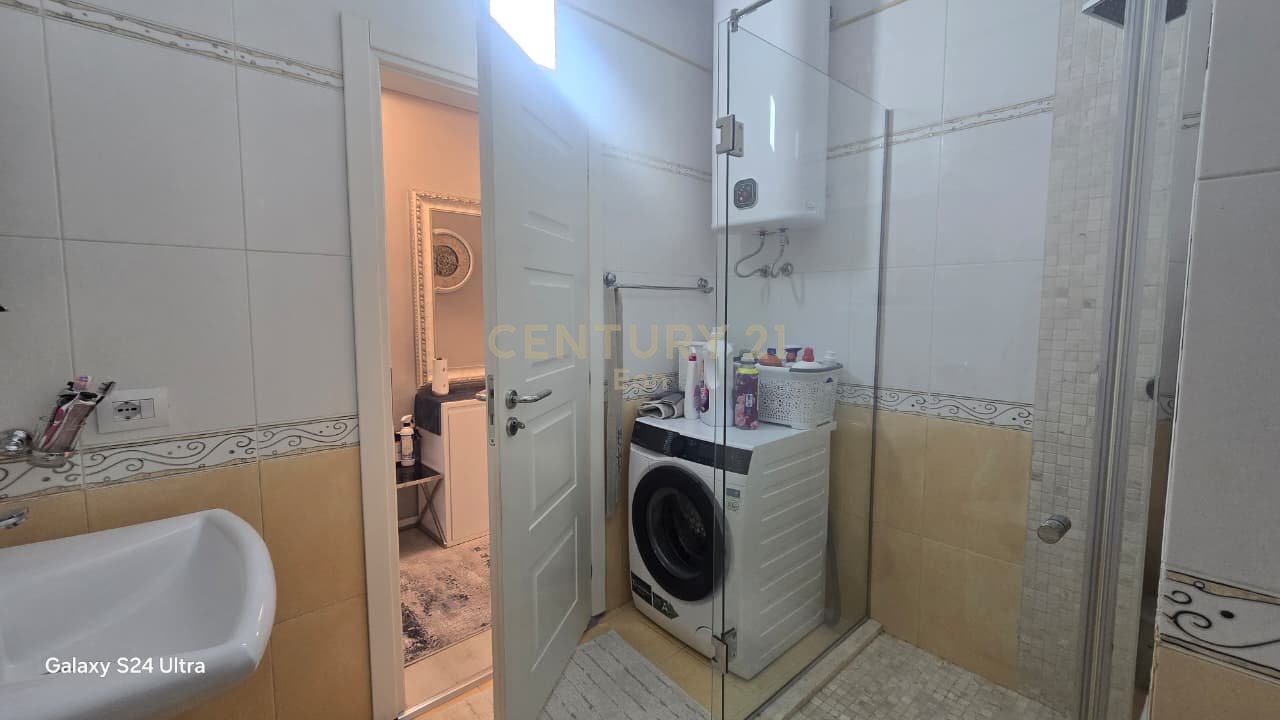 Shitet Apartament 2+1 me Pamje nga Deti në Vollga