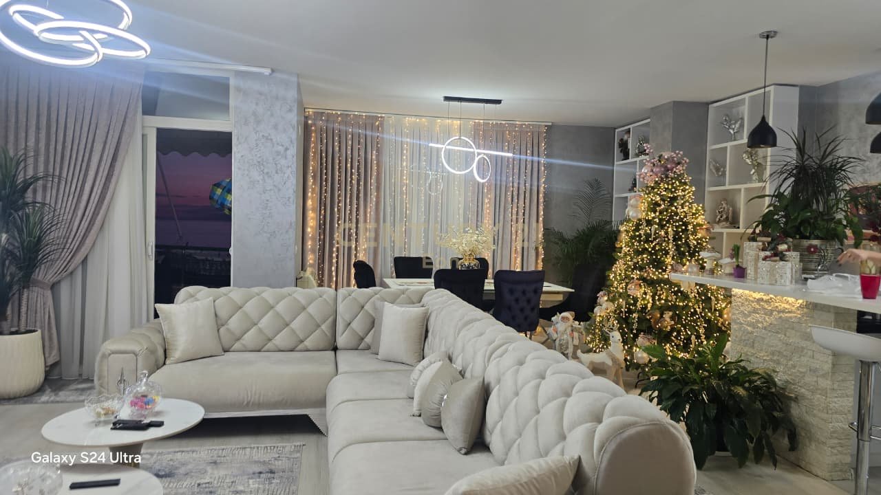 Shitet Apartament 2+1 me Pamje nga Deti në Vollga