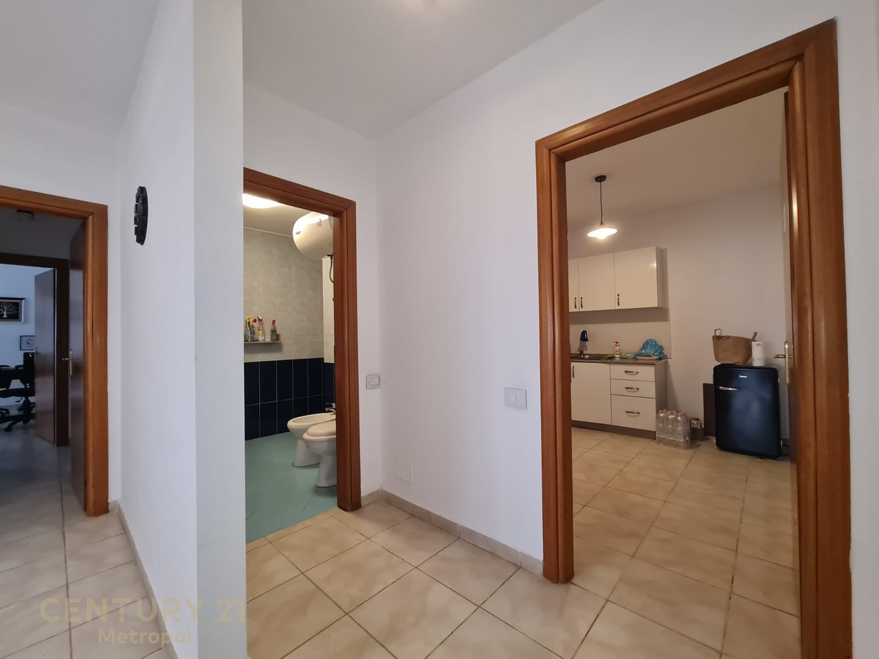 OFROJ PER QIRA APARTAMENT 4+1+2 BOSH-PER ZYRA!