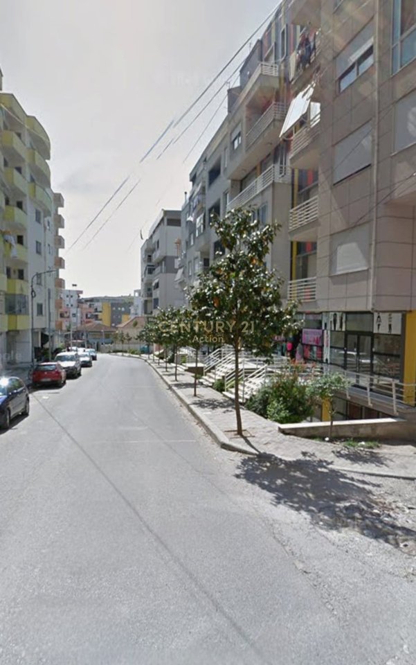 SHESIM NJESI SHERBIMI  NE FRESK!