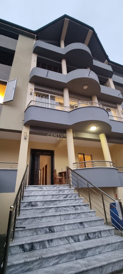 Jepen me qira dy katet e nje vile ne Fresk afer Rezidences Topi!