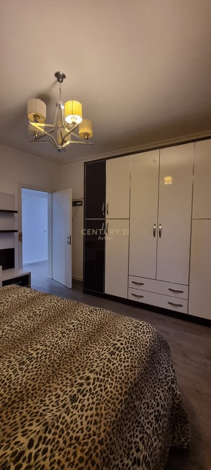 Jepen me qira dy katet e nje vile ne Fresk afer Rezidences Topi!