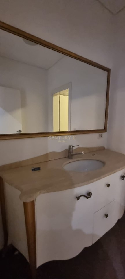 Jepen me qira dy katet e nje vile ne Fresk afer Rezidences Topi!