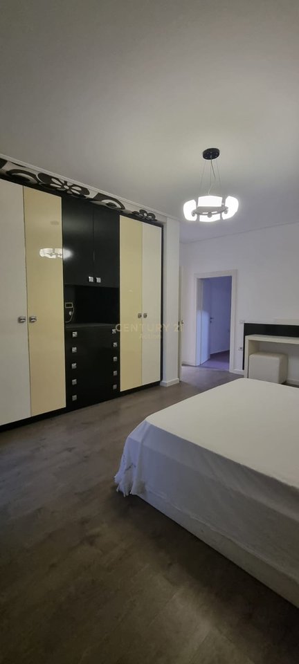 Jepen me qira dy katet e nje vile ne Fresk afer Rezidences Topi!