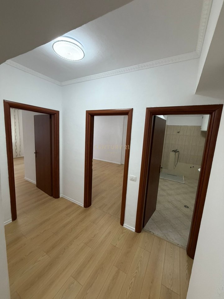 Apartament 1+1 në Shitje, Kat i 3-të me Ashensor