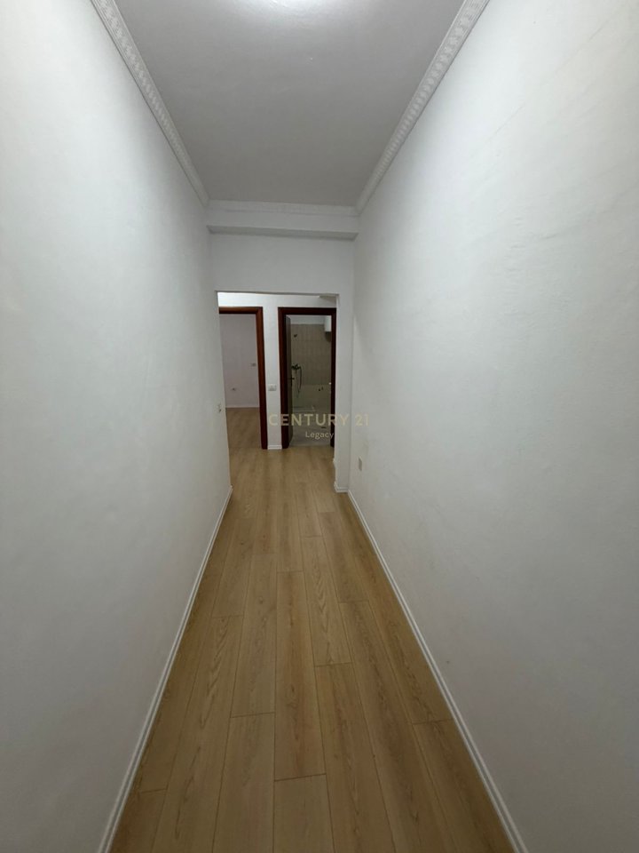 Apartament 1+1 në Shitje, Kat i 3-të me Ashensor