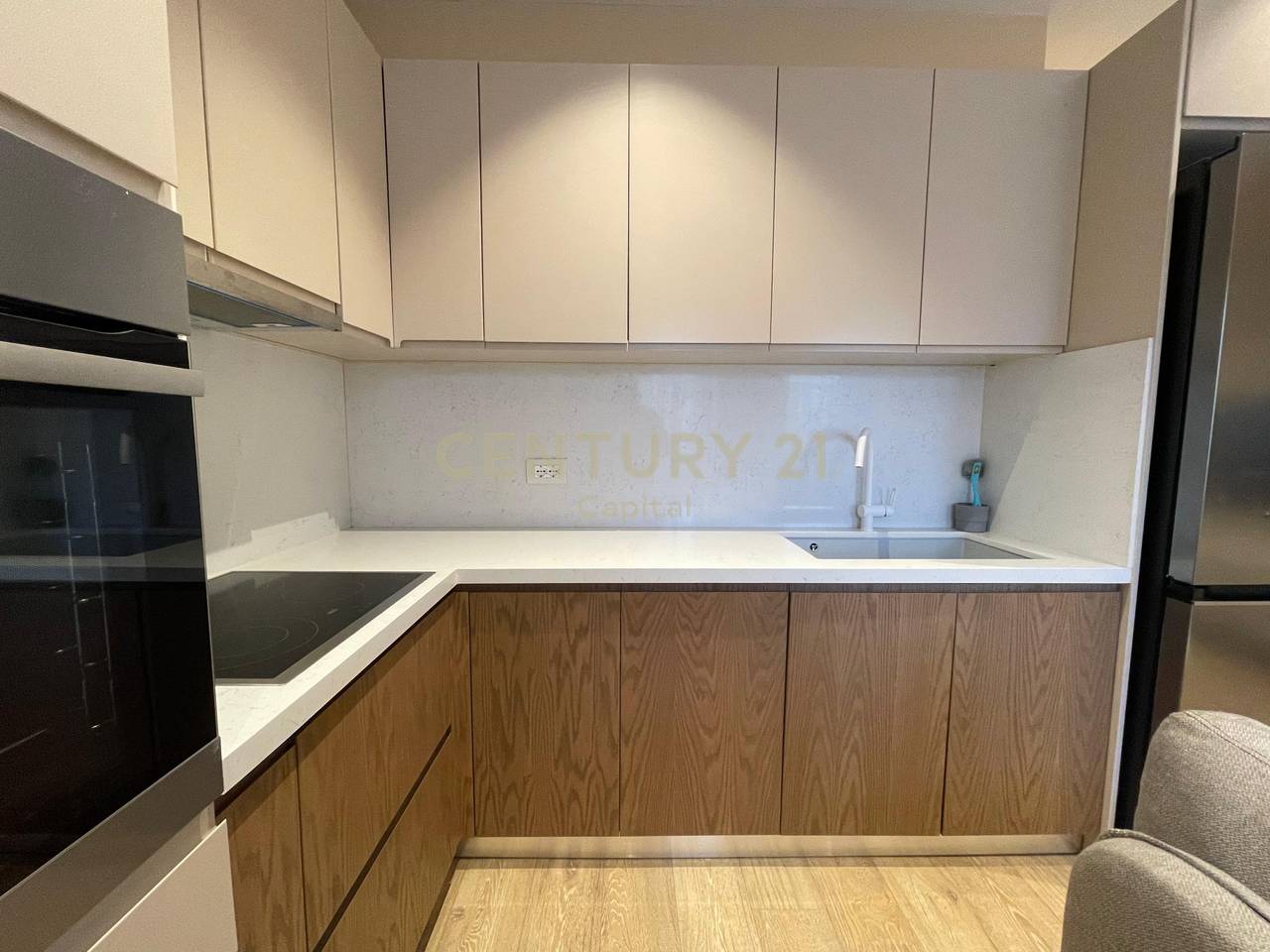 Jepet me qera apartament 1+1, pranë Pazarit të Ri!