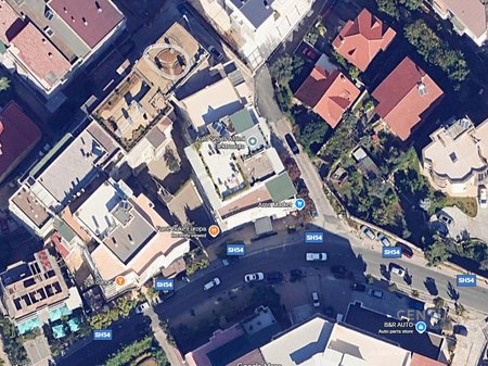 Shitet - Njesi Sherbimi 262 m2 , Kati përdhe  në Fresk