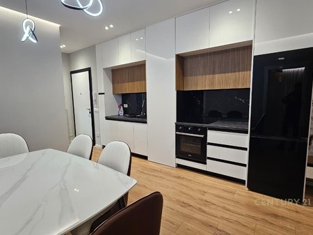 Apartament 2+1+Parkim për Qira – Golden Tower, Mine Peza!