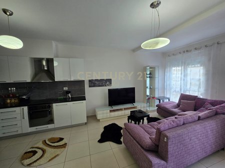 APARTAMENT 2+1 PER QIRA NE KOMPLEKSIN MAGNET!