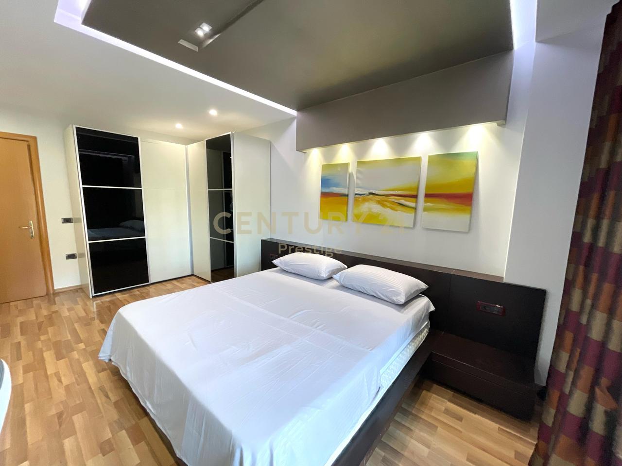 IN AFFITTO APPARTAMENTO 2+1+2 VICINO ALL'AMBASCIATA AMERICANA, TIRANA!