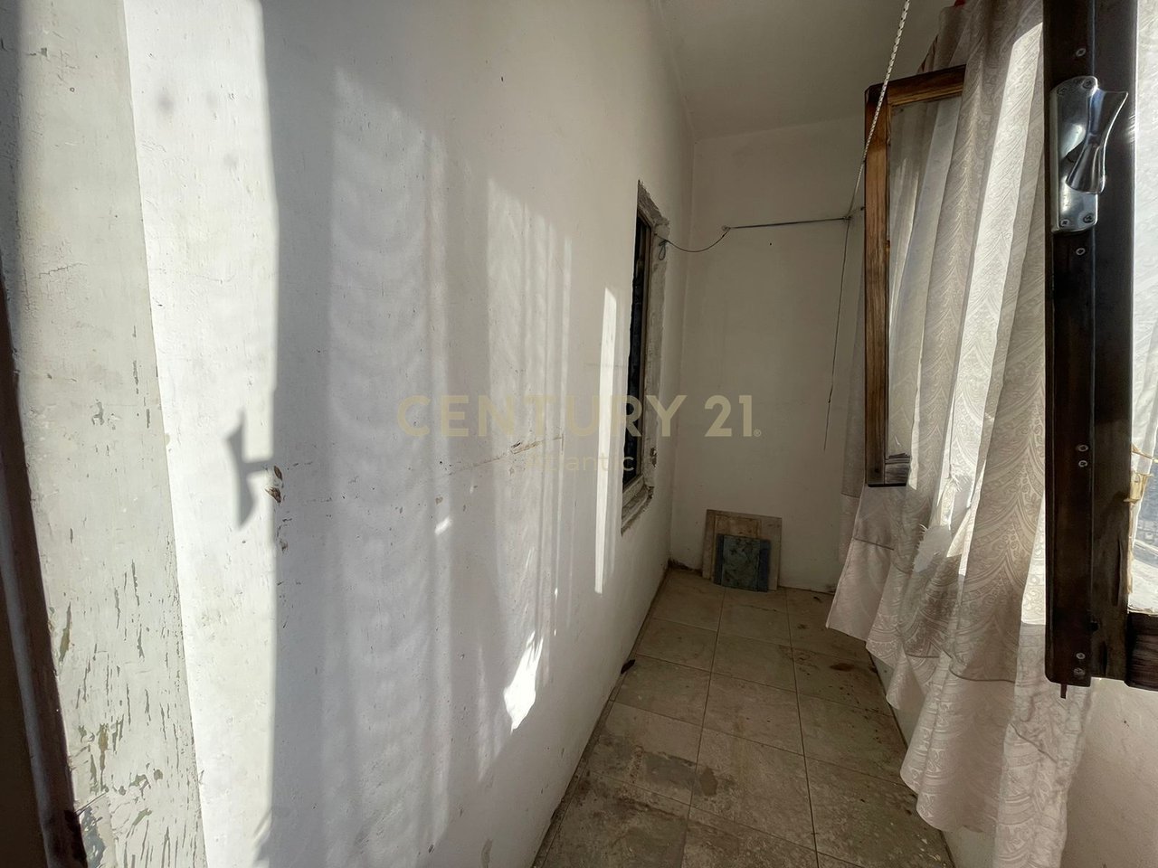 Shitet Apartament 1+1 tek Lagjia 16, Durres!