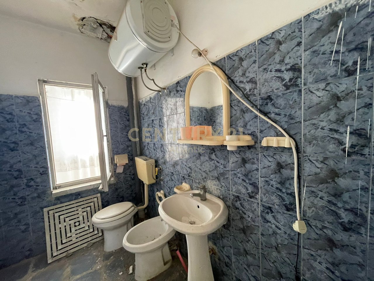 Shitet Apartament 1+1 tek Lagjia 16, Durres!