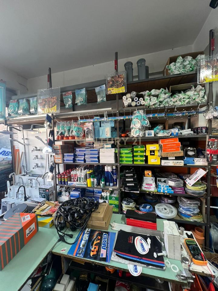 Shitet Biznes Materiale Ndërtimi – Kodra e Diellit, Tiranë