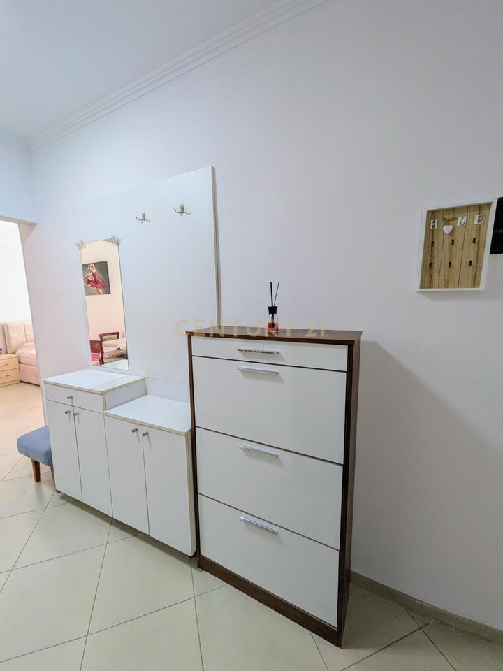 JEPET ME QIRA GARSONIERE TE 21 DHJETORI