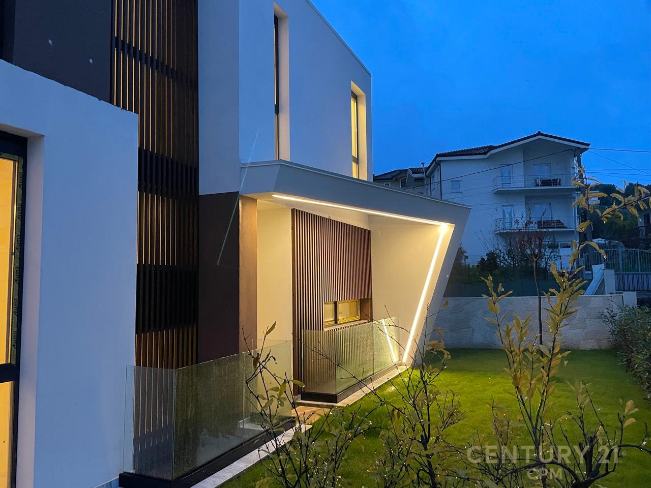 Shitet vilë 3 kateshe tek Perla Residence në Mjull - Bathore