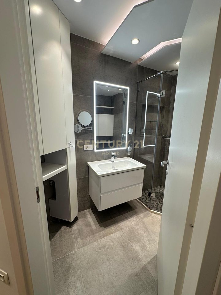 JEPET APARTAMENT 2+1+2 PER QIRA TEK ISH FUSHA E AVIACIONIT, TIRANE