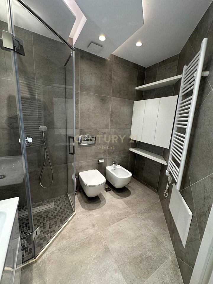 JEPET APARTAMENT 2+1+2 PER QIRA TEK ISH FUSHA E AVIACIONIT, TIRANE