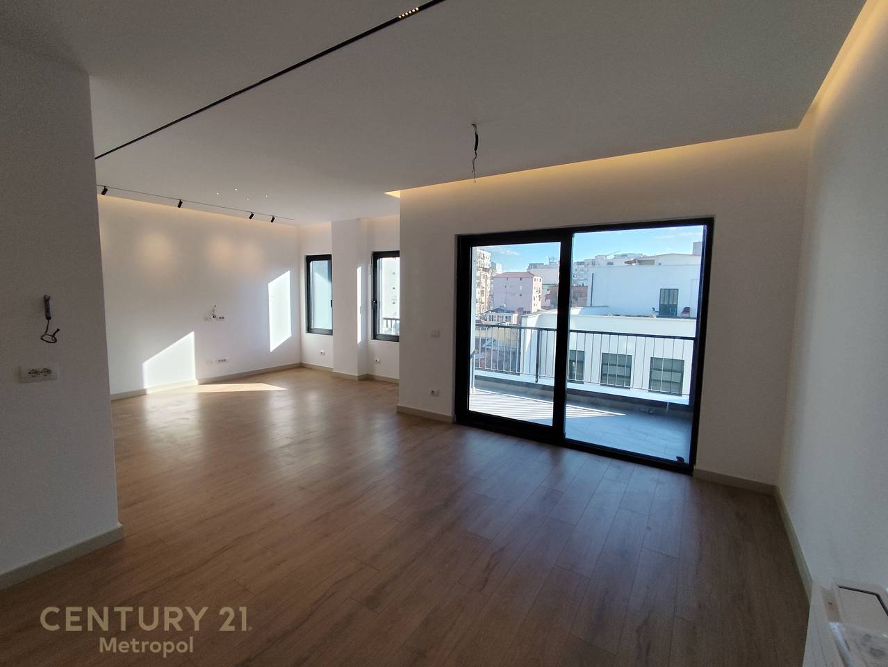 ZYRE ME QIRANE RRUGEN E BARRIKADAVE