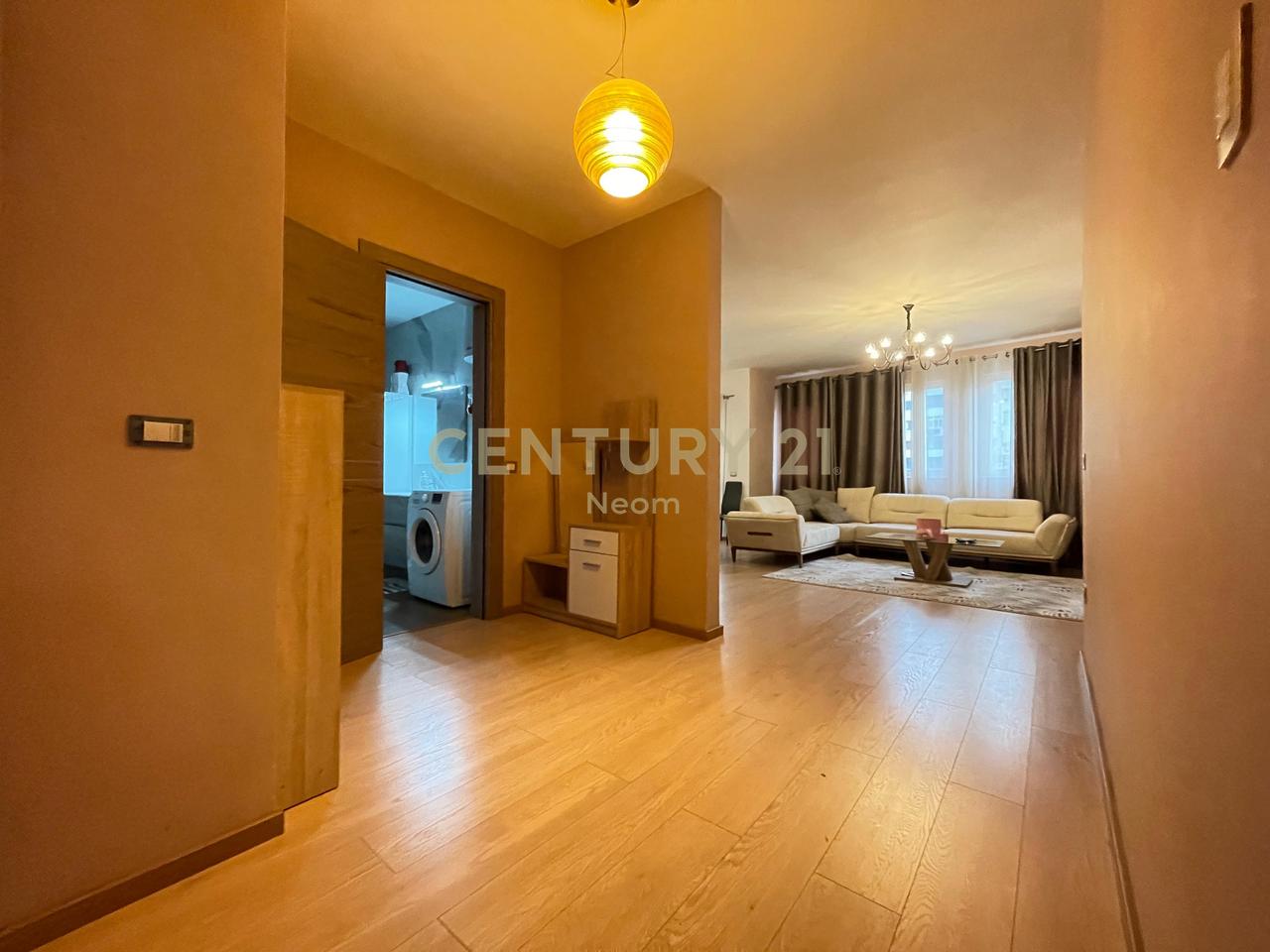 QIRA, APARTAMENT MODERN 2+1+2 te KOMUNA ‼️