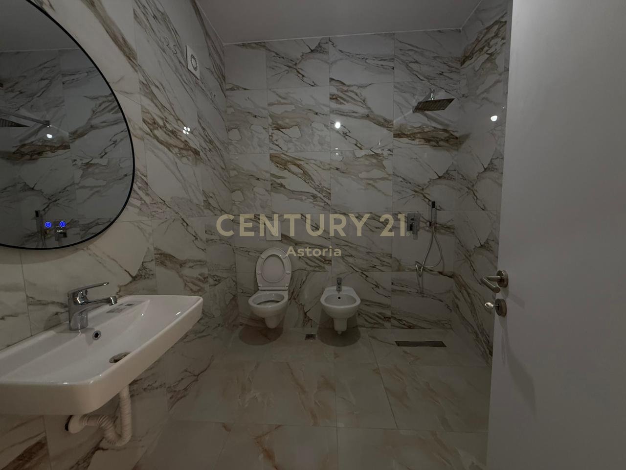 APARTMENT 2+1+2+PARKING SPACE FOR RENT IN ASTIR, NEW BOULEVARD