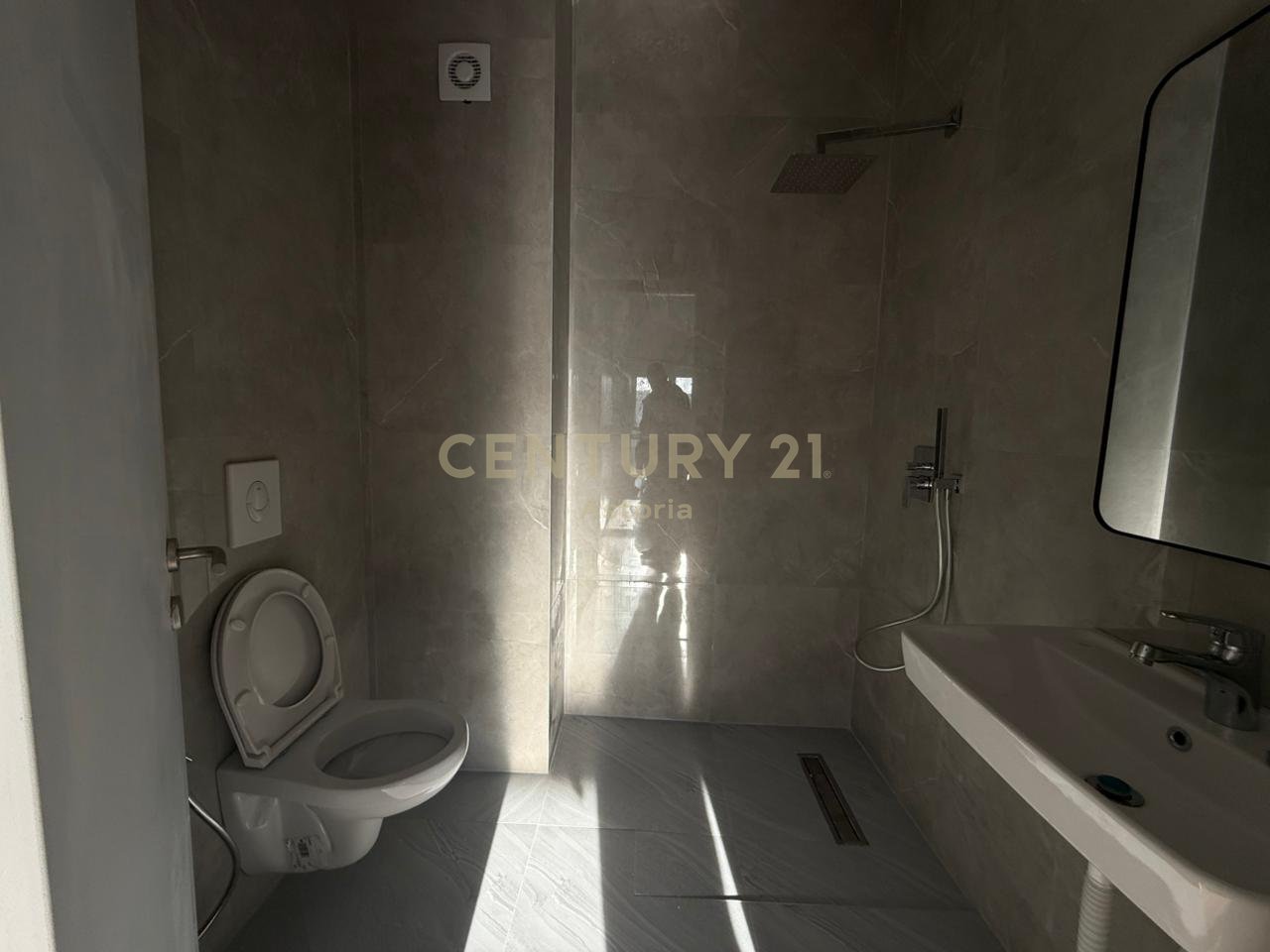 APARTMENT 2+1+2+PARKING SPACE FOR RENT IN ASTIR, NEW BOULEVARD