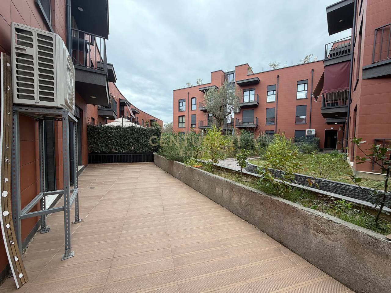 APARTAMENT 2+1 ME POST PARKIMI PER QIRA NE ROSE GARDEN!