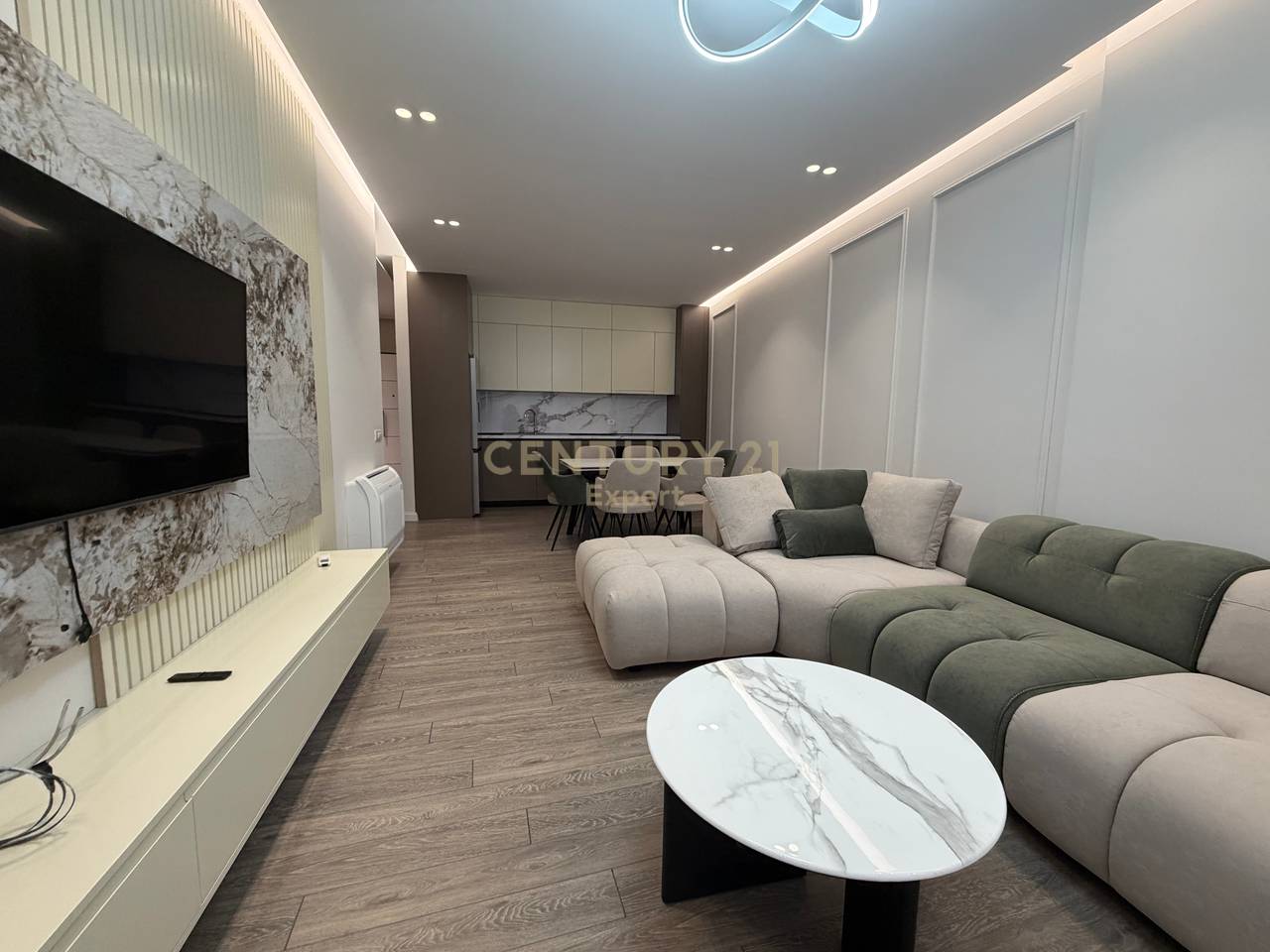 APARTAMENT 2+1 ME POST PARKIMI PER QIRA NE ROSE GARDEN!