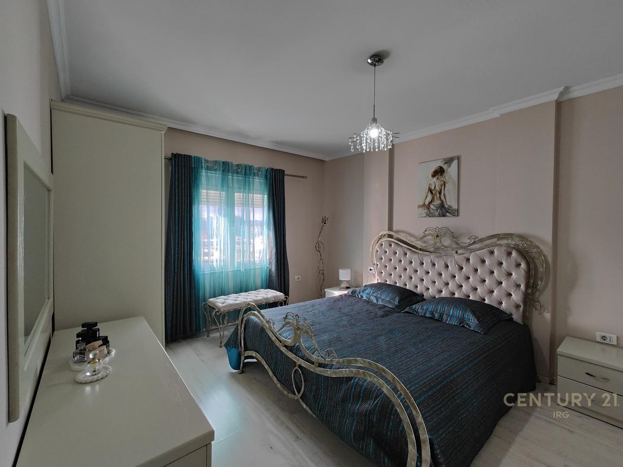 Apartament 2+1 me Qira në Myslym Shyri, Tiranë - 800€ | 93 m²