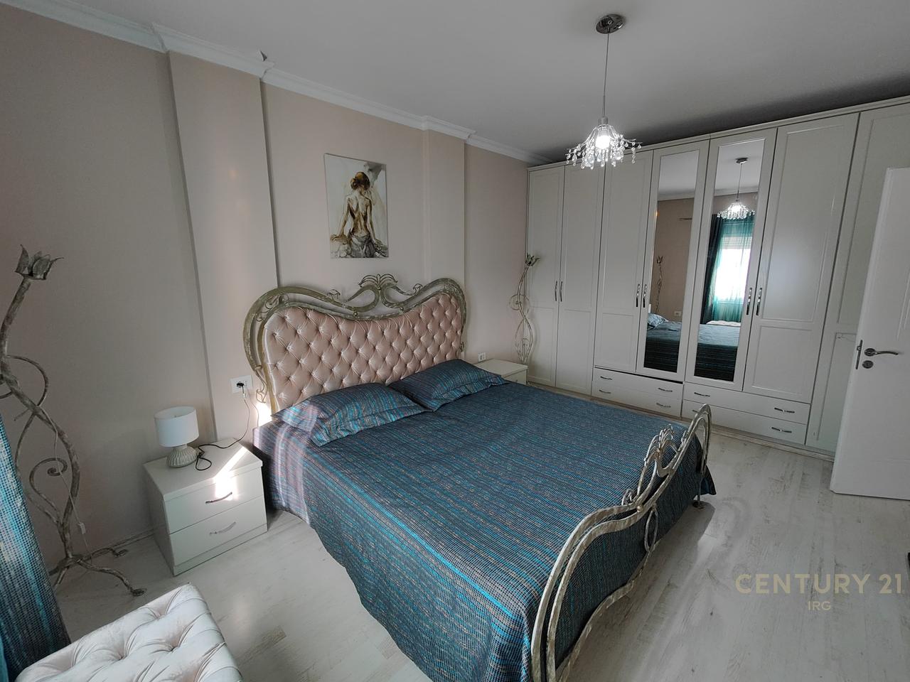 Apartament 2+1 me Qira në Myslym Shyri, Tiranë - 800€ | 93 m²