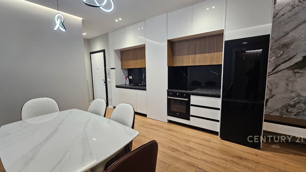 Apartament 2+1+Parkim për Qira – Golden Tower, Mine Peza!