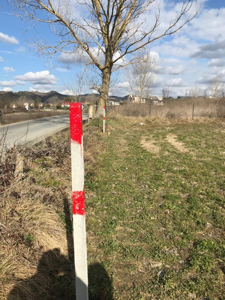 Toke per shitje ne Peze !