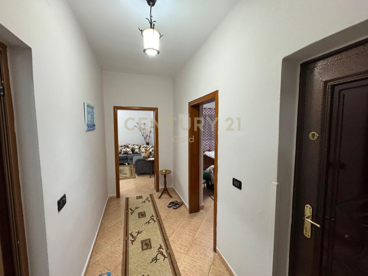 Jepet me qira apartament 2+1 ne Laprake !