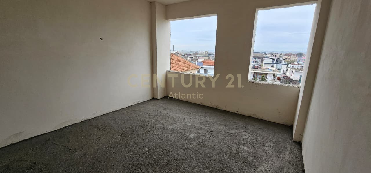 Shitet Apartament Ndertim i ri 1+1 – Rrota Kuqe, Durrës !
