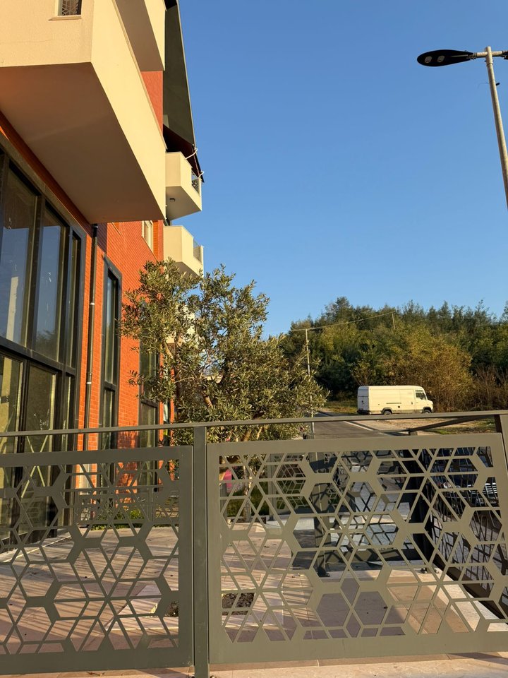 Appartamento 3+2+1 in vendita a Fresku, Tirana